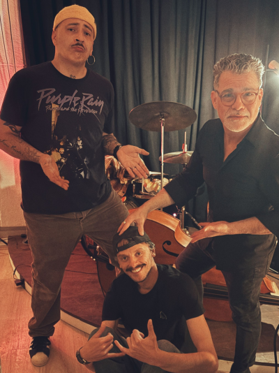 Adg Trio  at Menina E Moça