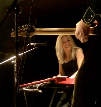 Bees Deluxe Come To New Hope at The New Hope Inn & Suites