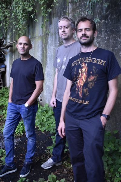 Even Odds at Solar Myth