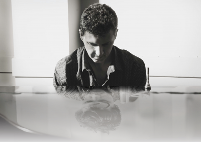 Robin Sings &amp; Plays: Chet Baker