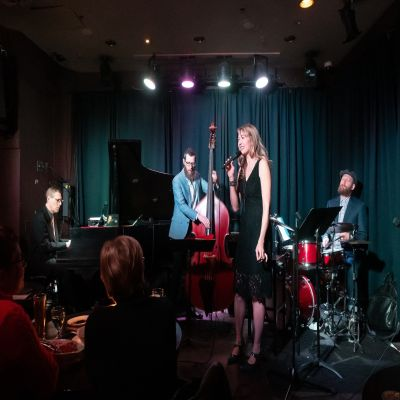 Jazz And Traditional Pop Vocalist Angela Verbrugge At Vancouver's Top Jazz Club, Nyc Pianist To Join at Frankie's Jazz Club