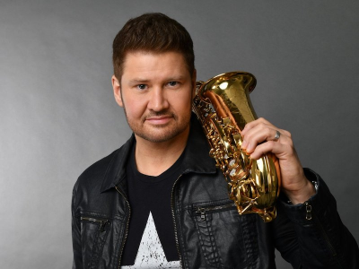 Michael Lington And Special Guest Howard Hewett at Spaghettini