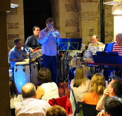 Heads South at Café in the Crypt