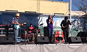 Sarah And The Swinging Richards Jam With Jazz, Funk, And '90s Alternative On New Album