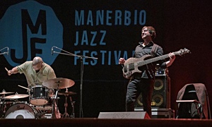 Interview with Yellowjackets at Manerbio Jazz Festival 2025