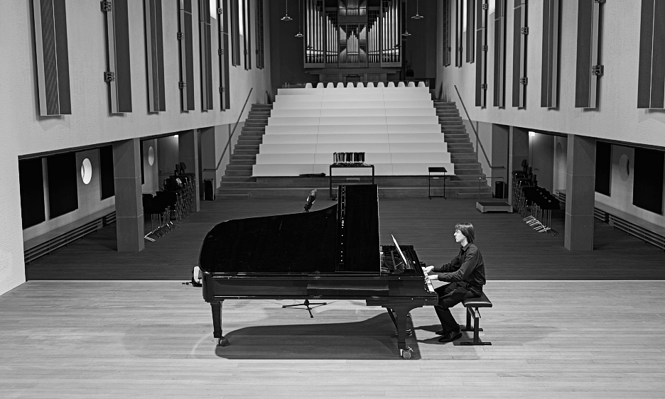 AWARD / GRANT: Uriel Pascucci Receives Double Recognition At The Clouzine International Music Awards Spring 2026