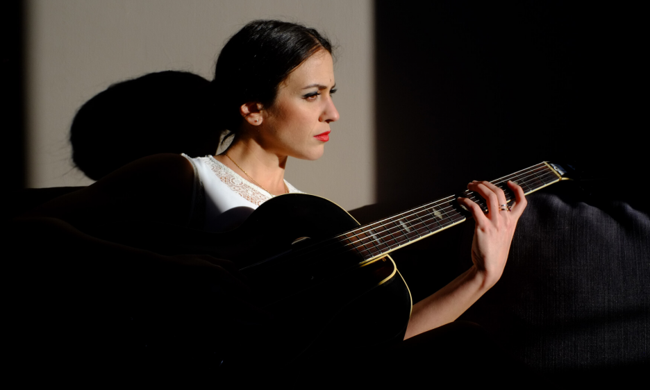 Eleonora Strino: franchezza, istinto e introspezione