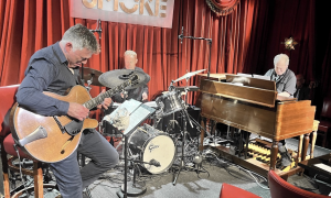 Jazz article: Goldings/Bernstein/Stewart at SMOKE