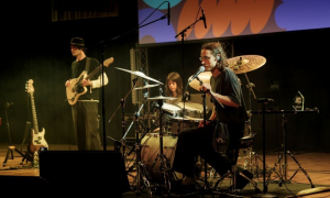 Jazz article: Hyphen Dash At Satory-Saal