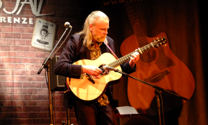 Jazz article: Beppe Gambetta al Six Bars Jail di Firenze