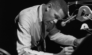 Jazz article: Gravity and Resurgence: The Many Dimensions of Dexter Gordon