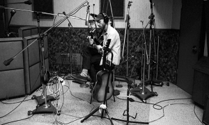 Alan Hampton's 'Little White Lies' New Single Captures Spontaneous Take