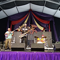 venue/new-orleans-jazz-and-heritage-zatarains-wwoz-jazz-tent