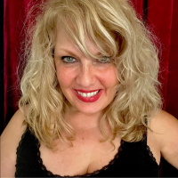 Suzanne Sole photo