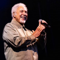 Tom Jones photo