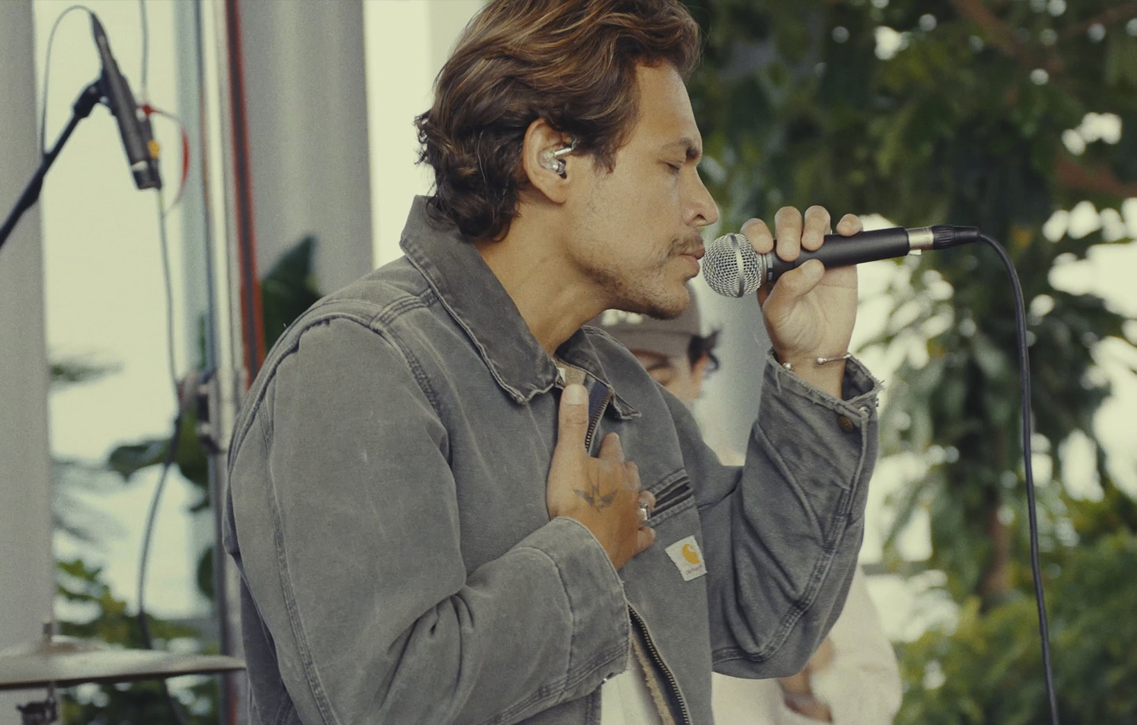 Lowsan Melgar, cantante guatemalteco, graba su videoclip «Te seguiré».
