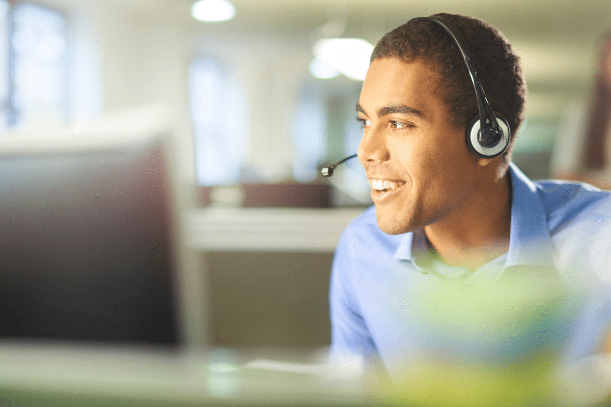customer-service-representative-career-salary-outlook-yellowbrick