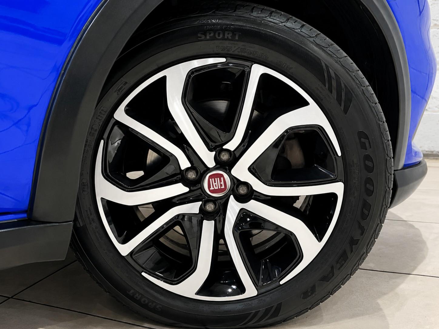 Foto numero 7 do veiculo Fiat Argo HGT 1.8 Flex Automático - Azul - 2017/2018