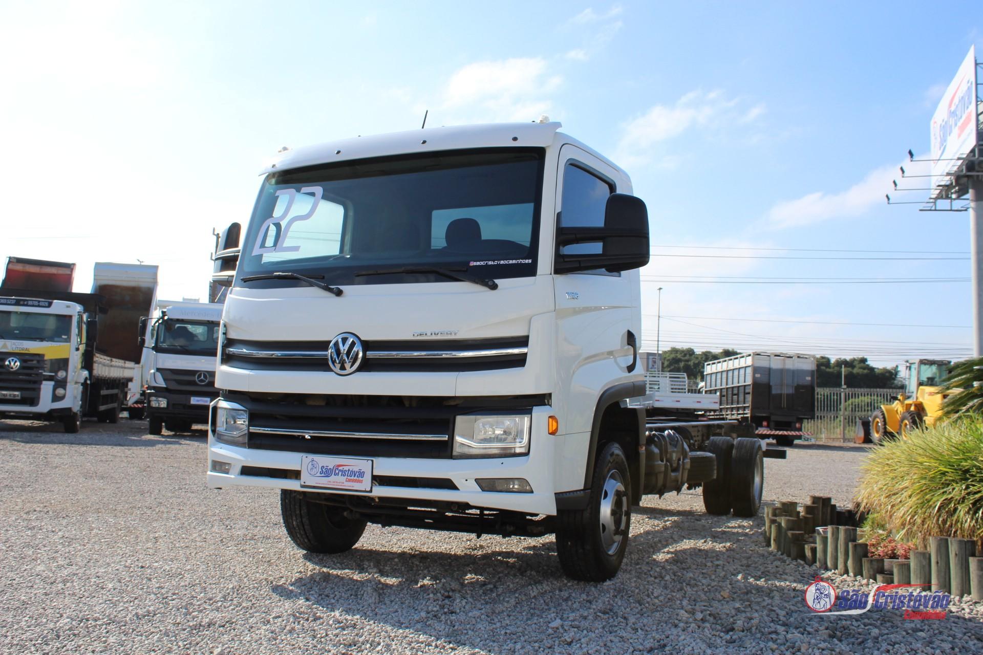 Foto numero 7 do veiculo Volkswagen 11-180  - Branca - 2021/2022