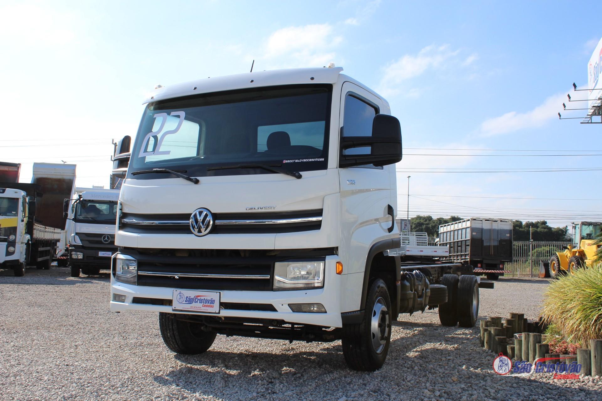 Foto numero 6 do veiculo Volkswagen 11-180  - Branca - 2021/2022