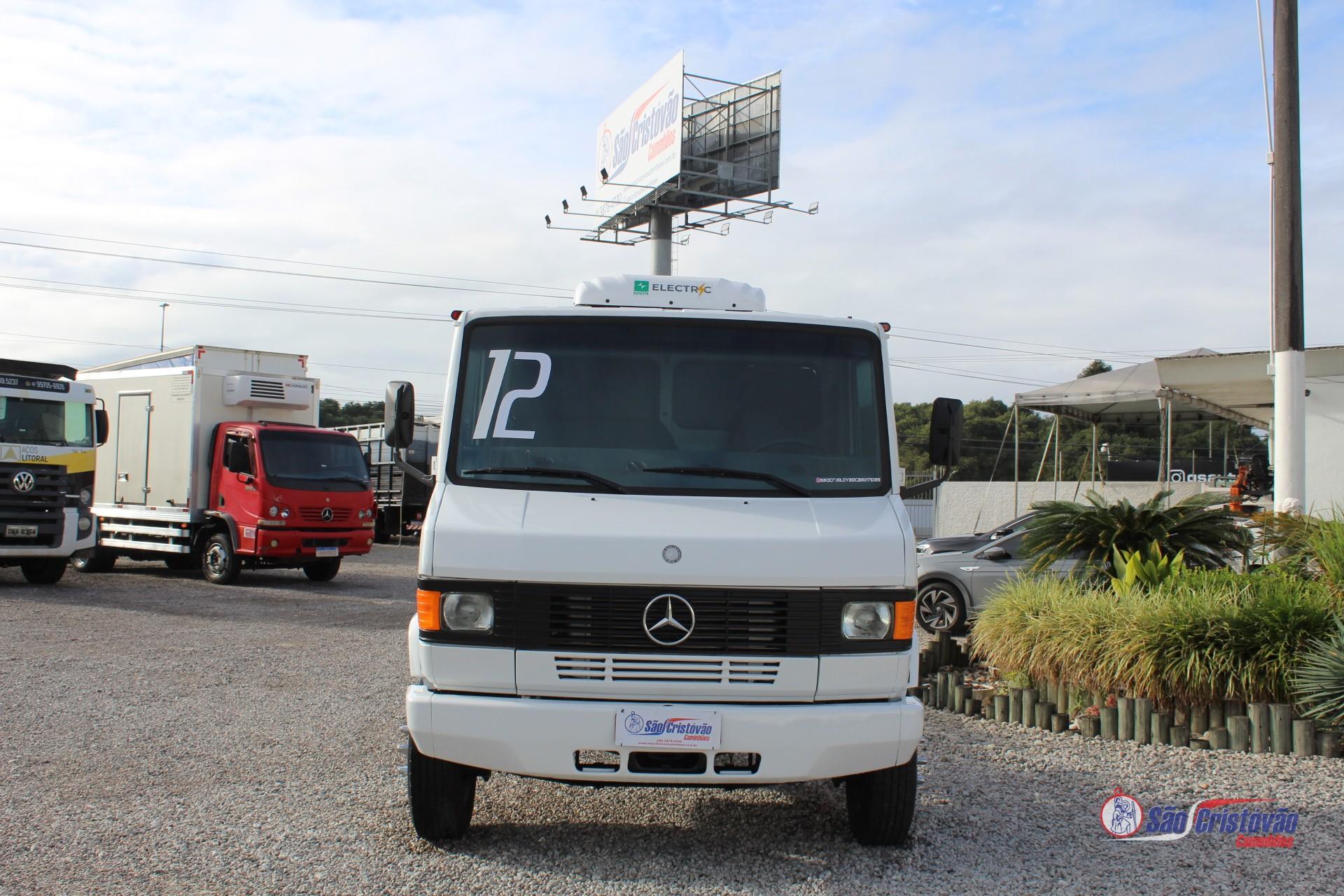 Foto numero 4 do veiculo Mercedes-Benz 710  - Branca - 2011/2012