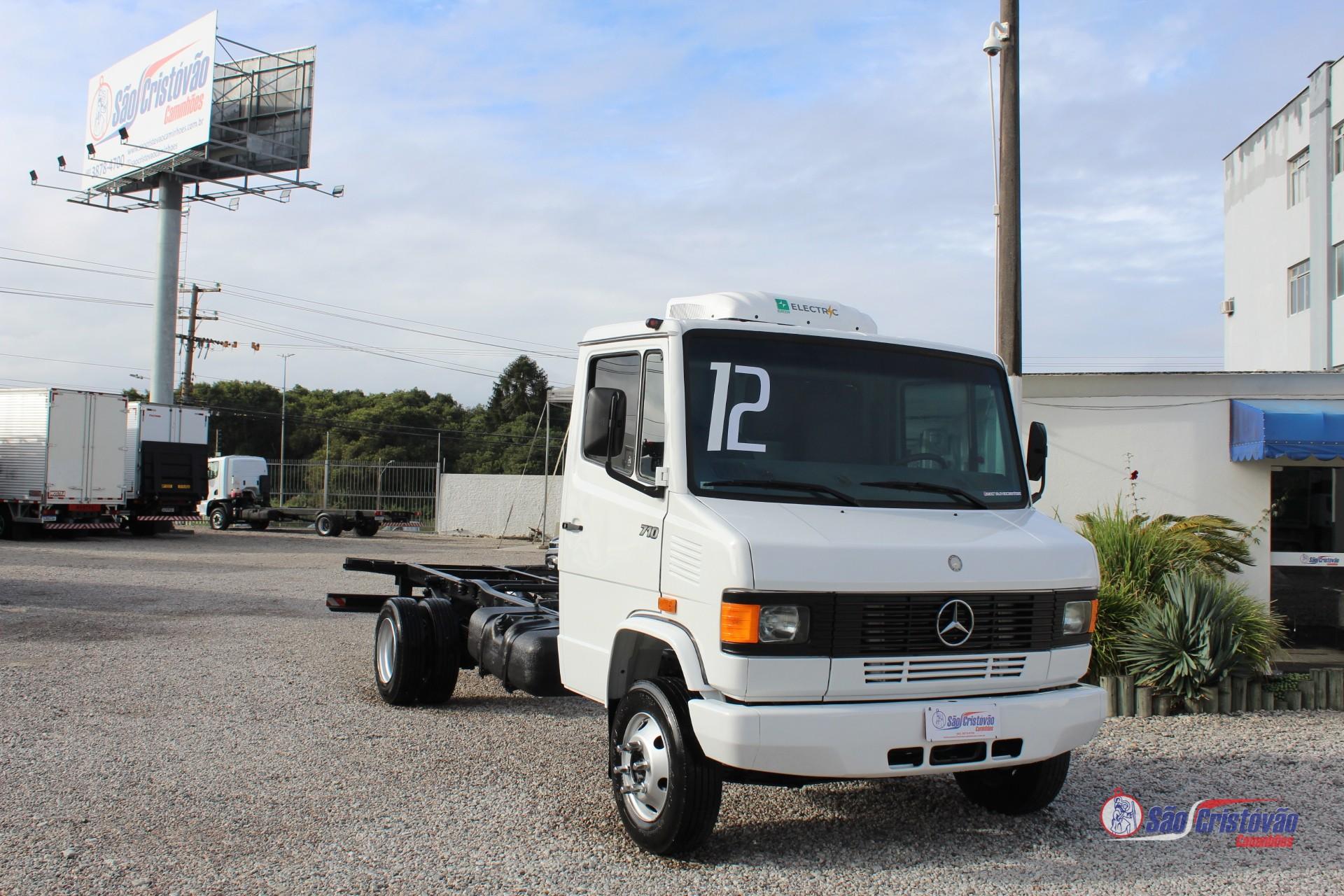 Foto numero 1 do veiculo Mercedes-Benz 710  - Branca - 2011/2012