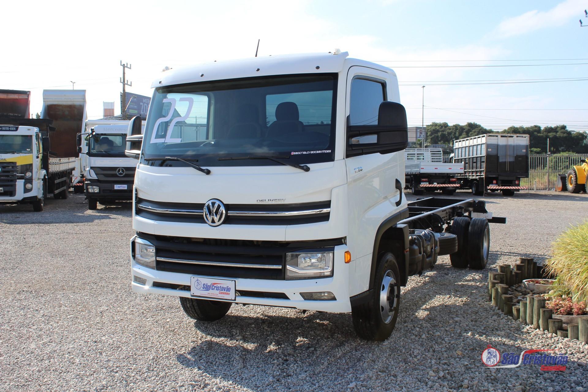 Foto numero 5 do veiculo Volkswagen 11-180  - Branca - 2021/2022