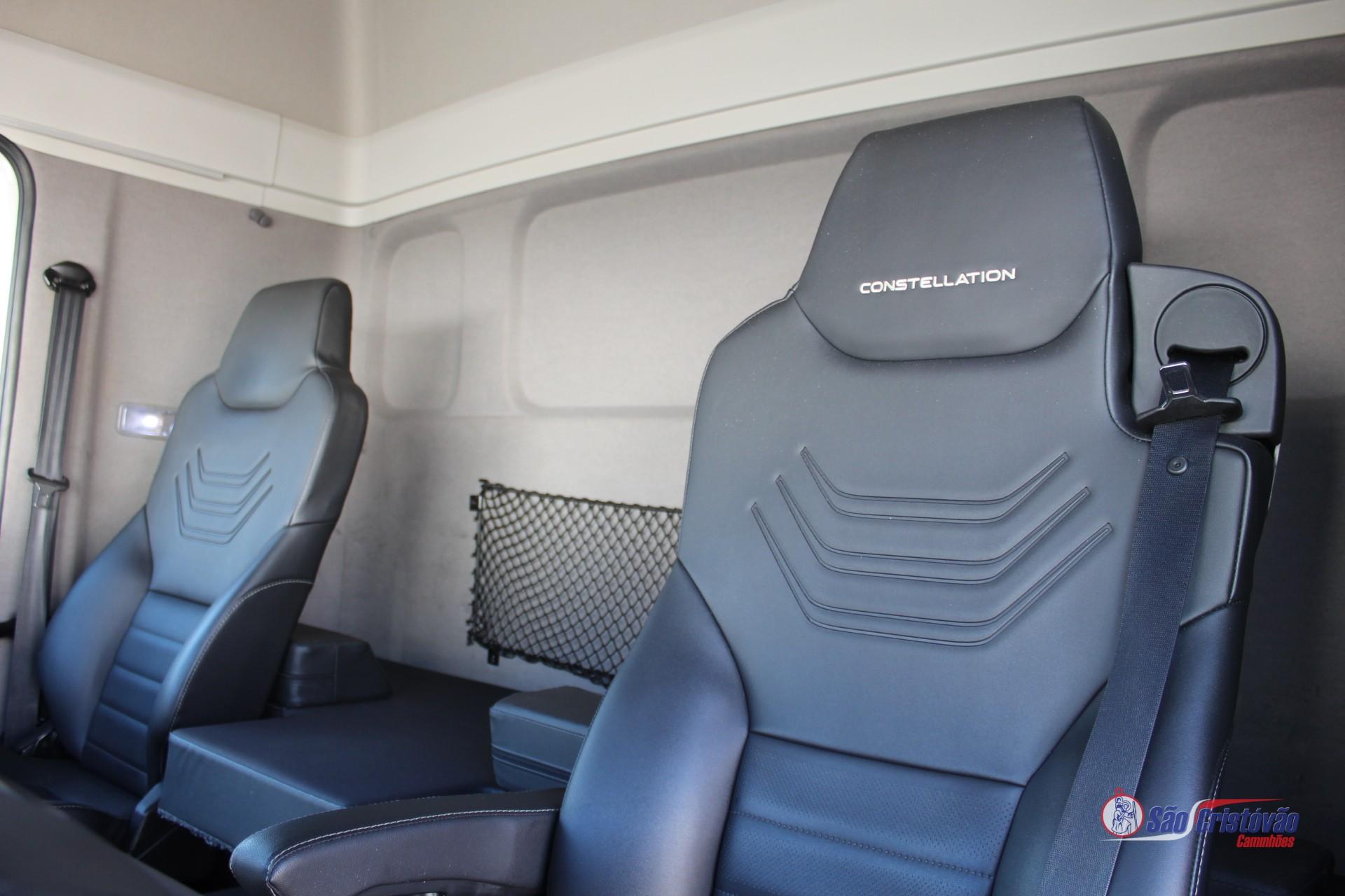 Foto numero 13 do veiculo Volkswagen 30.320 Constellation - Branca - 2023/2024