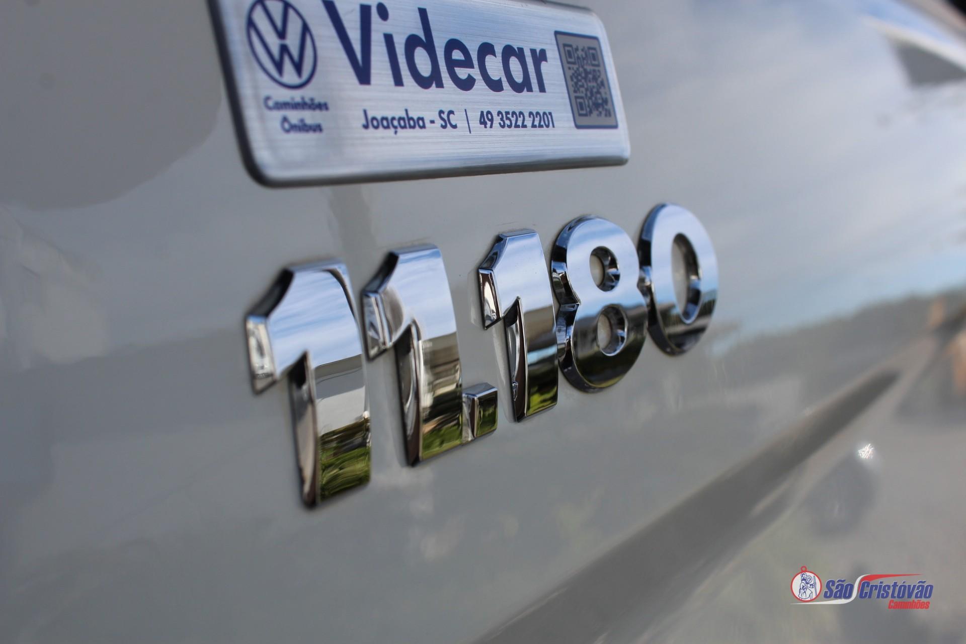 Foto numero 6 do veiculo Volkswagen 11-180  - Branca - 2023/2024