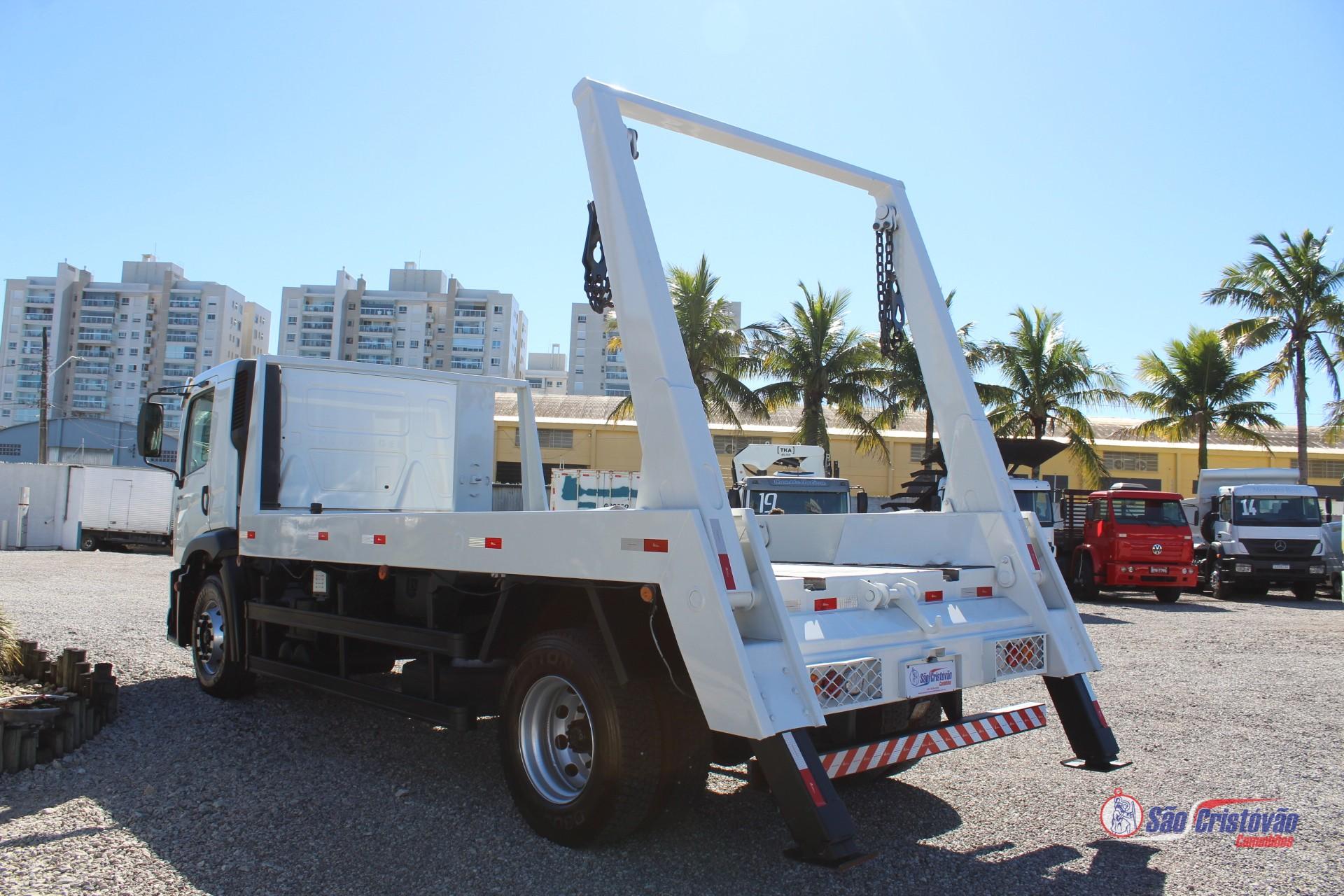 Foto numero 8 do veiculo Volkswagen 14.190 Constellation - Branca - 2021/2022