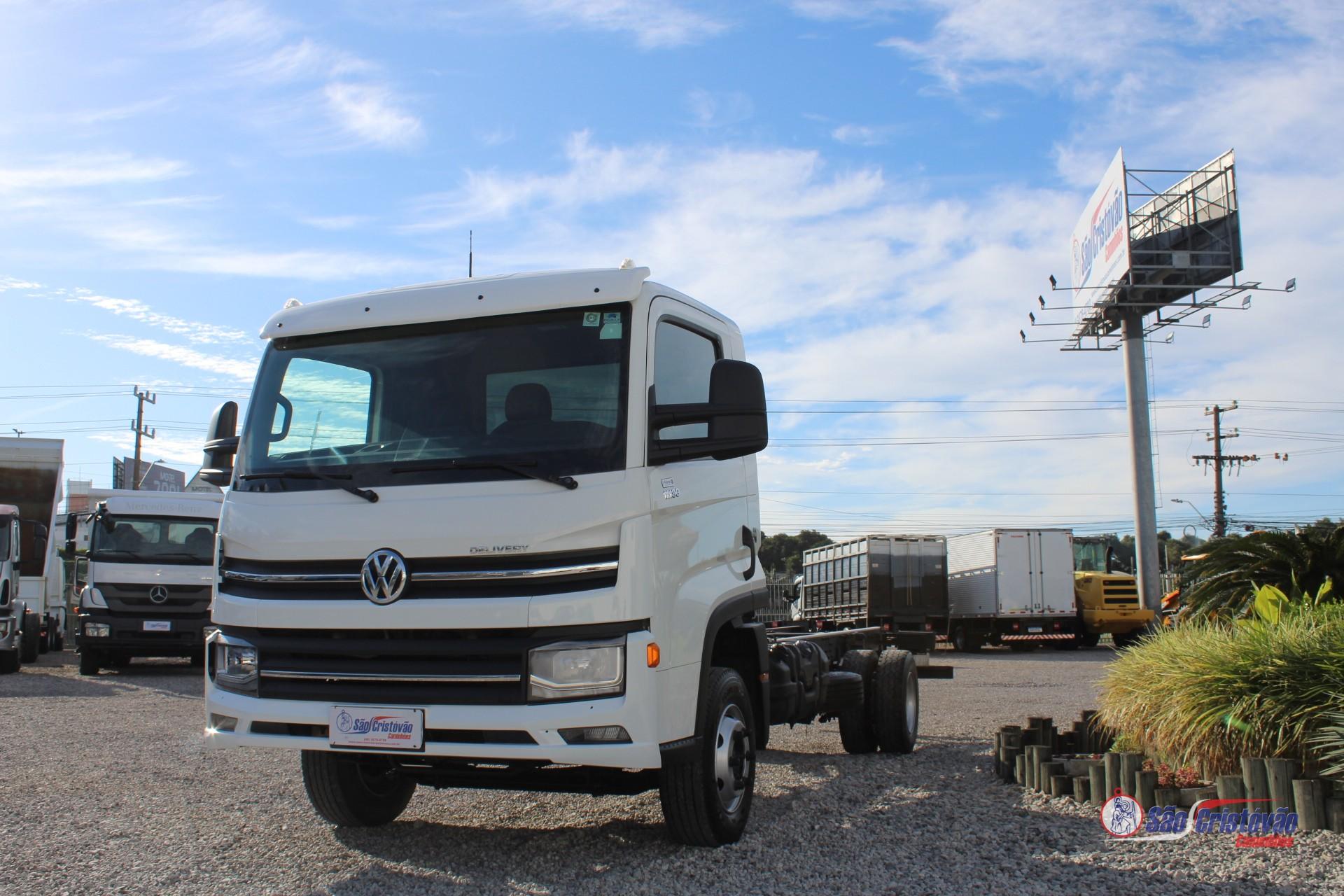 Foto numero 5 do veiculo Volkswagen 11-180  - Branca - 2023/2024
