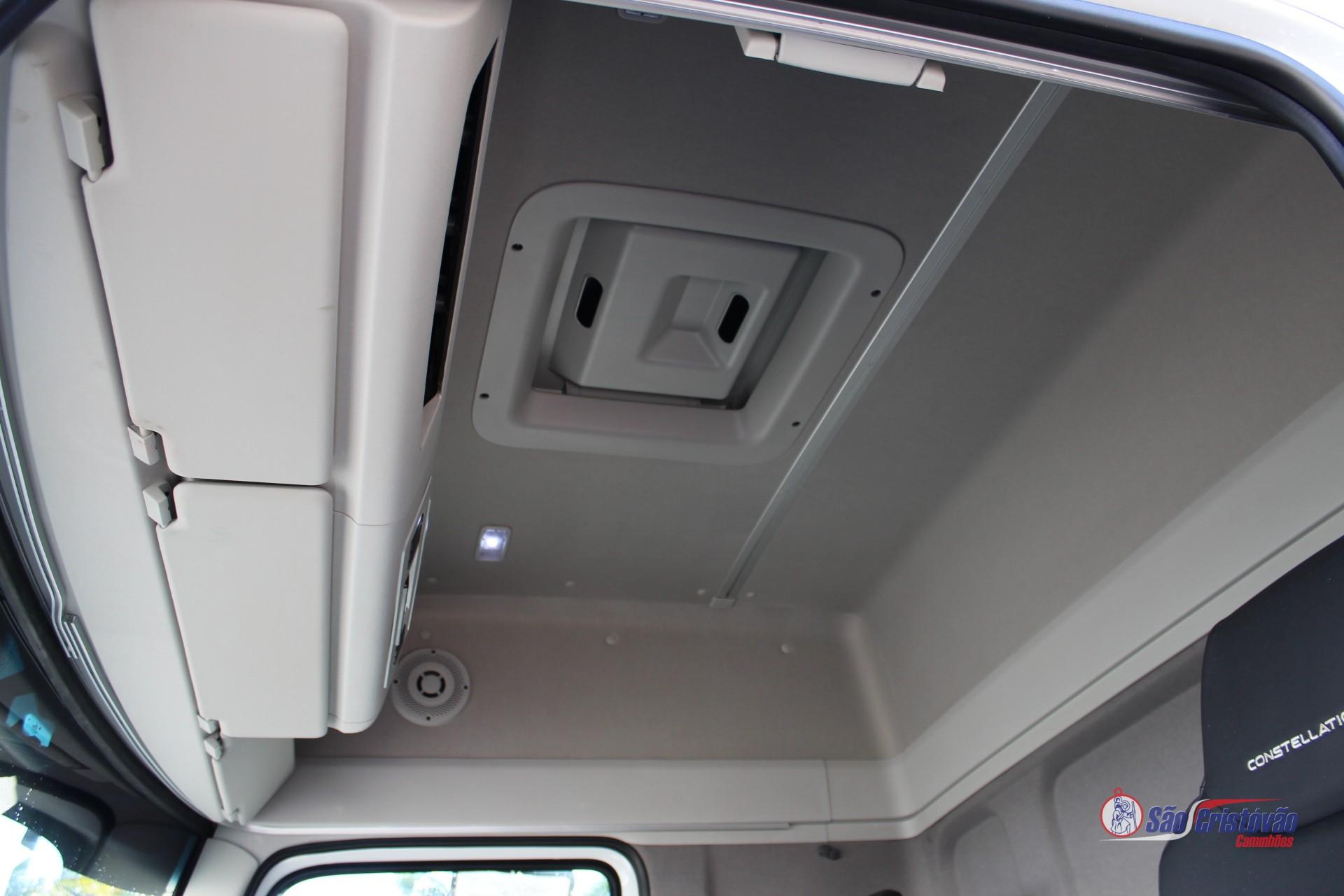 Foto numero 9 do veiculo Volkswagen 30.320 Constellation - Branca - 2023/2024