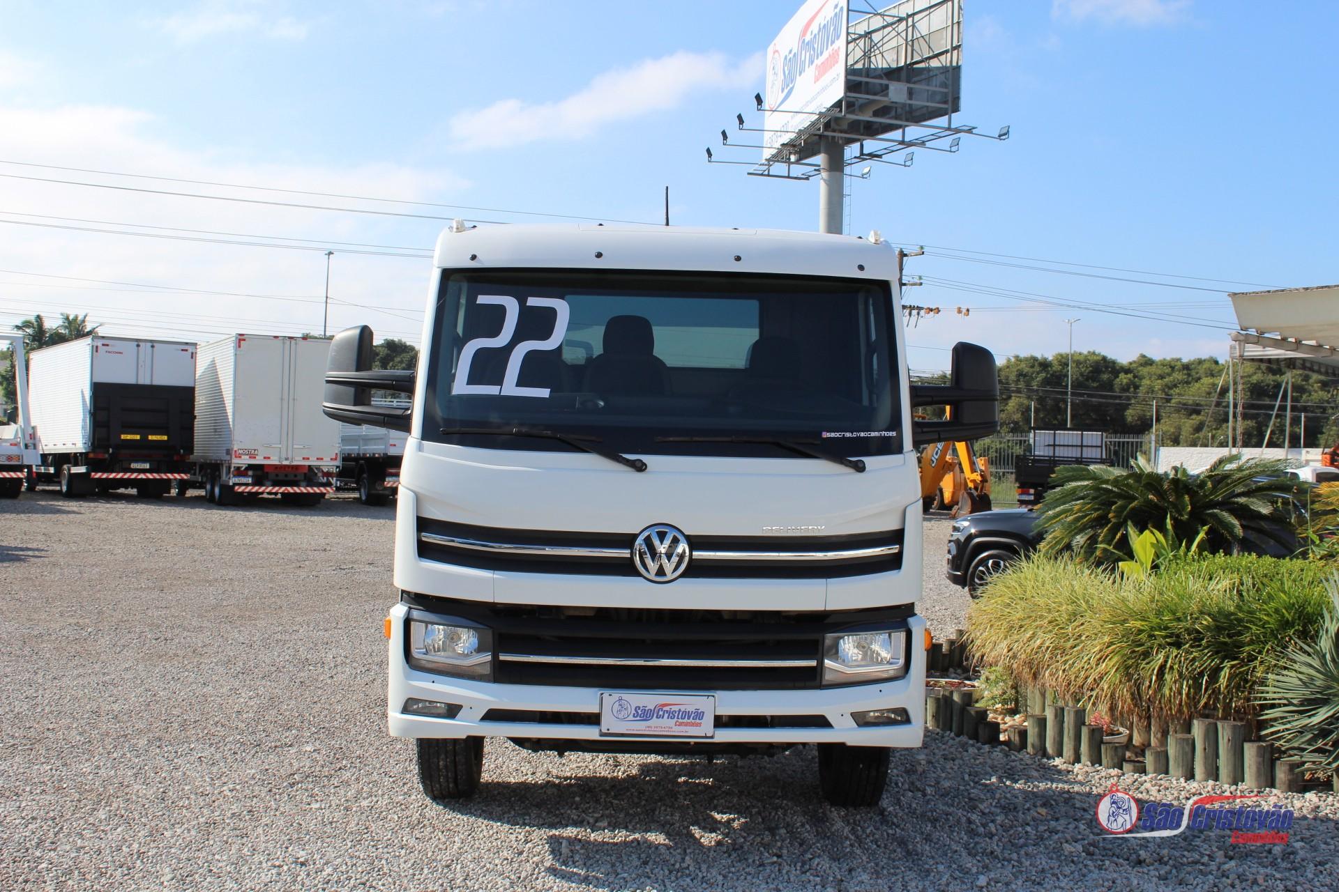 Foto numero 4 do veiculo Volkswagen 11-180  - Branca - 2021/2022