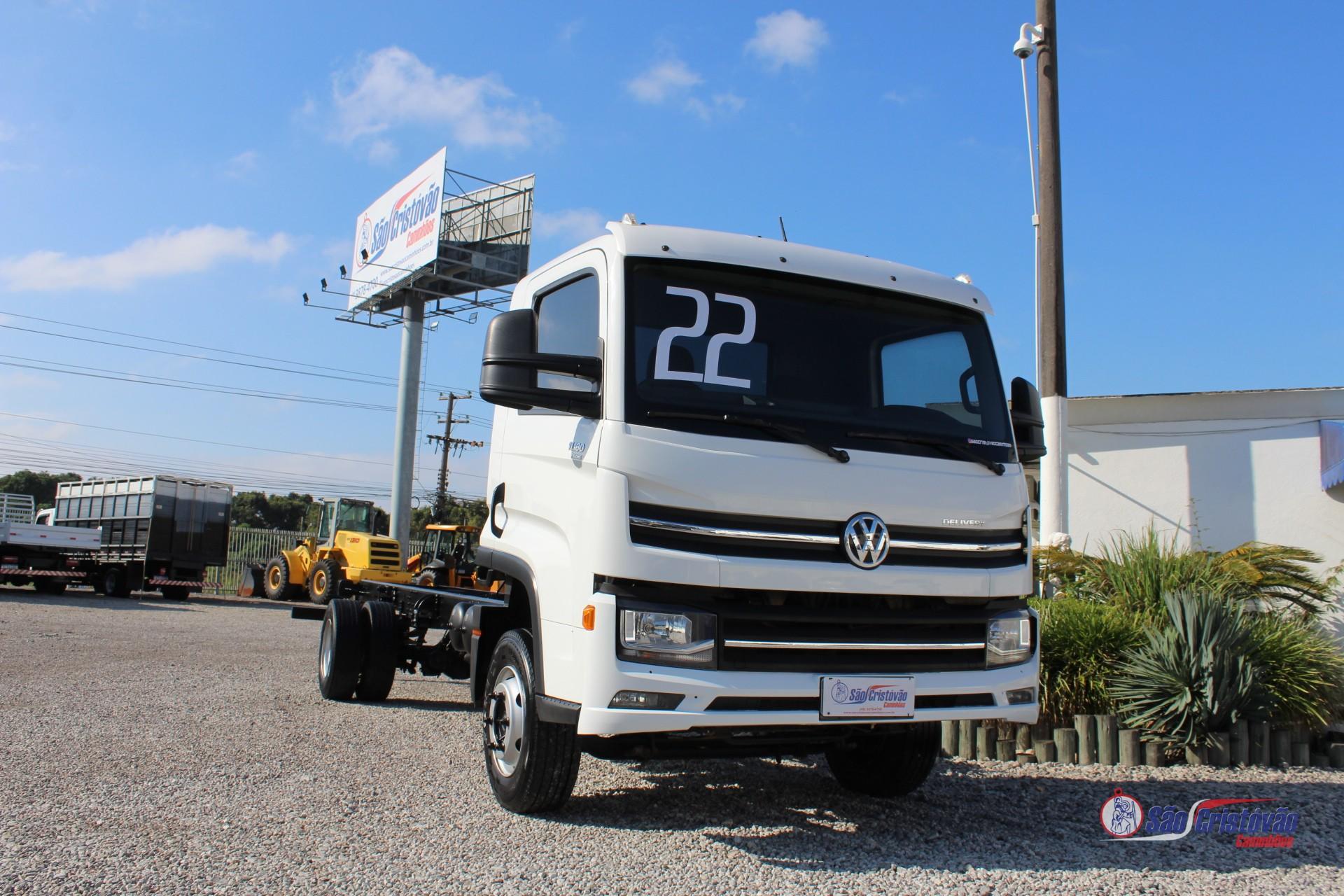 Foto numero 1 do veiculo Volkswagen 11-180  - Branca - 2021/2022
