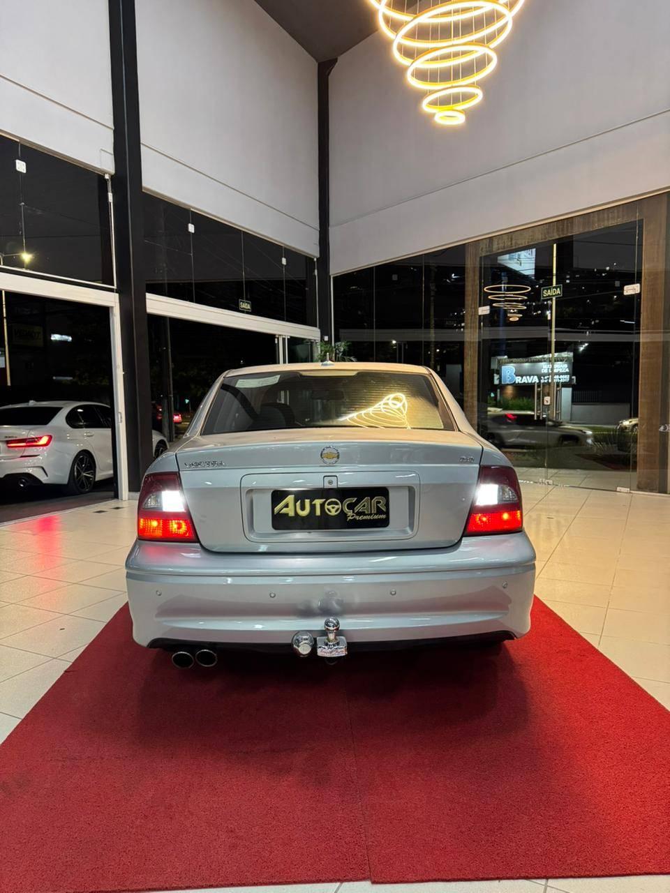 Foto numero 3 do veiculo Chevrolet Vectra GT GM/ SEDAN - Prata - 2003/2003