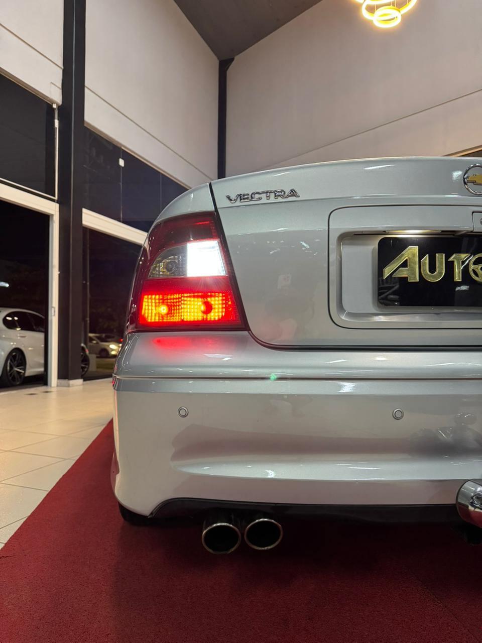 Foto numero 5 do veiculo Chevrolet Vectra GT GM/ SEDAN - Prata - 2003/2003