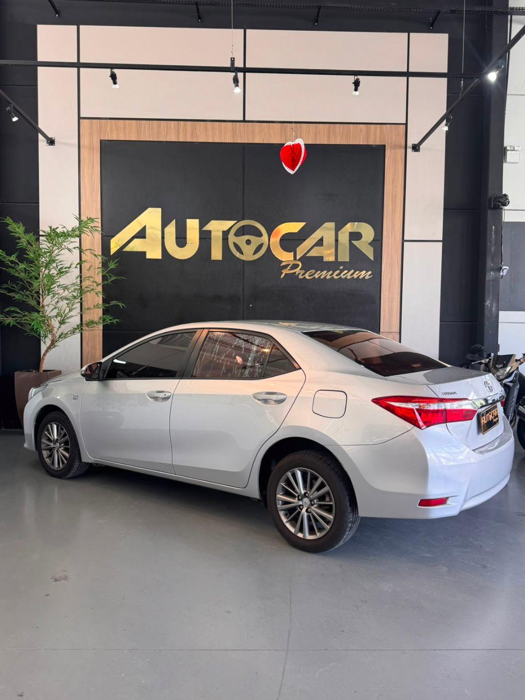 Foto numero 1 do veiculo Toyota Corolla XEI20FLEX - Prata - 2015/2016