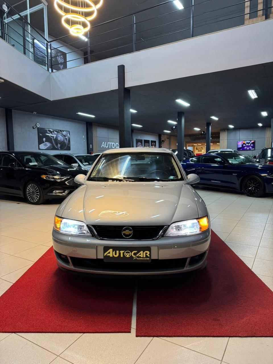 Foto numero 1 do veiculo Chevrolet Vectra GT GM/ SEDAN - Prata - 2003/2003