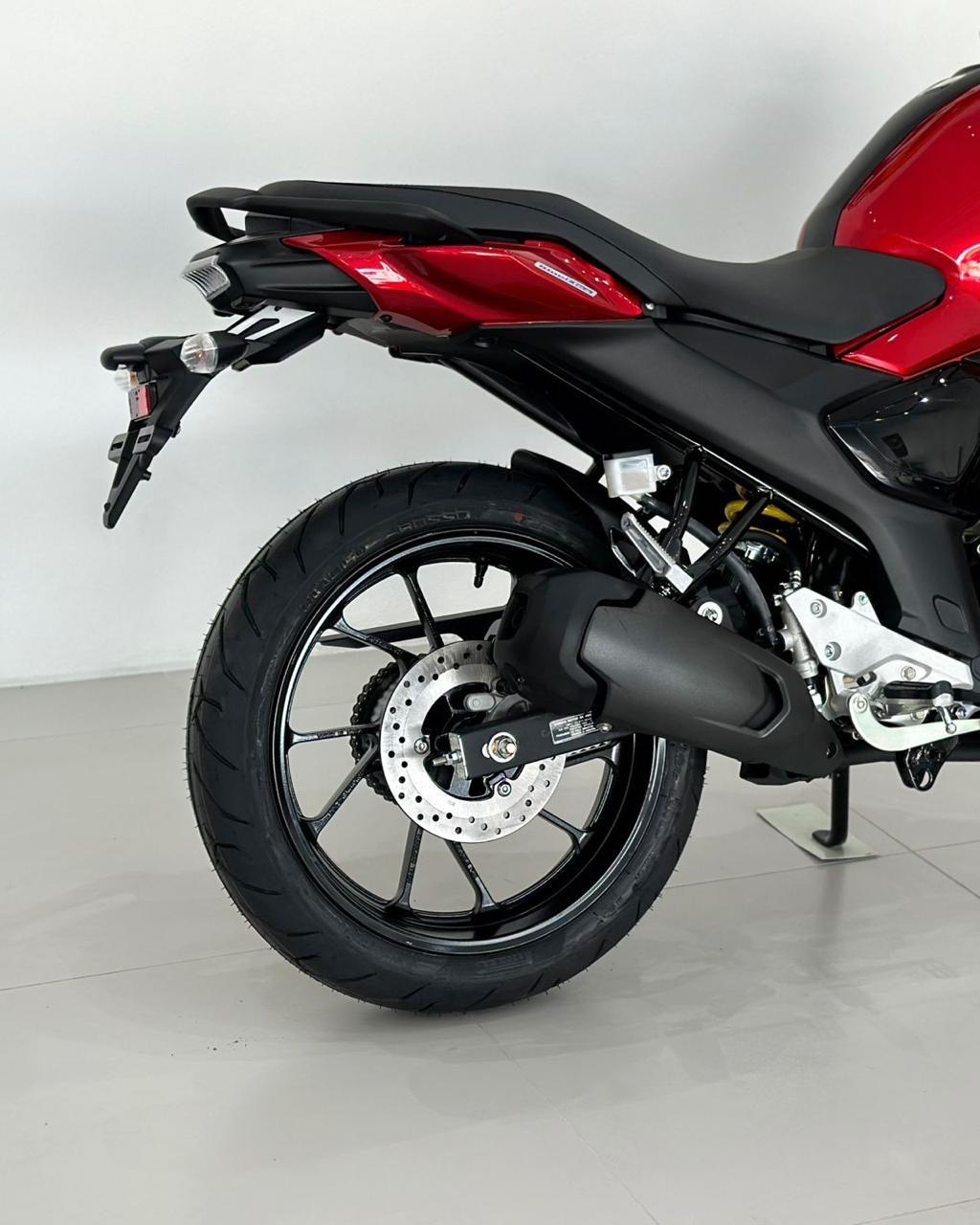 Foto numero 3 do veiculo Yamaha Fz FZ15 150 FAZER CONNECTED FLEX - Vermelha - 2026/2026
