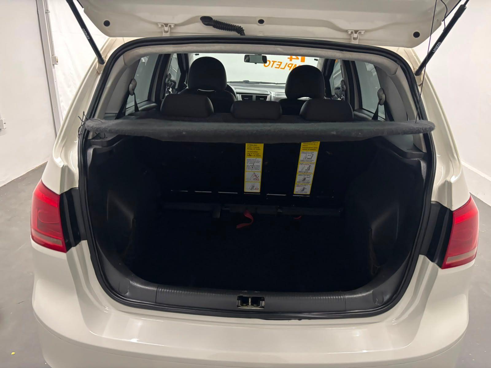 Volkswagen SpaceFox W/ PAT MA 2014