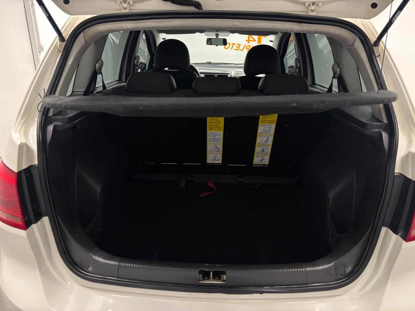Volkswagen SpaceFox W/ PAT MA 2014