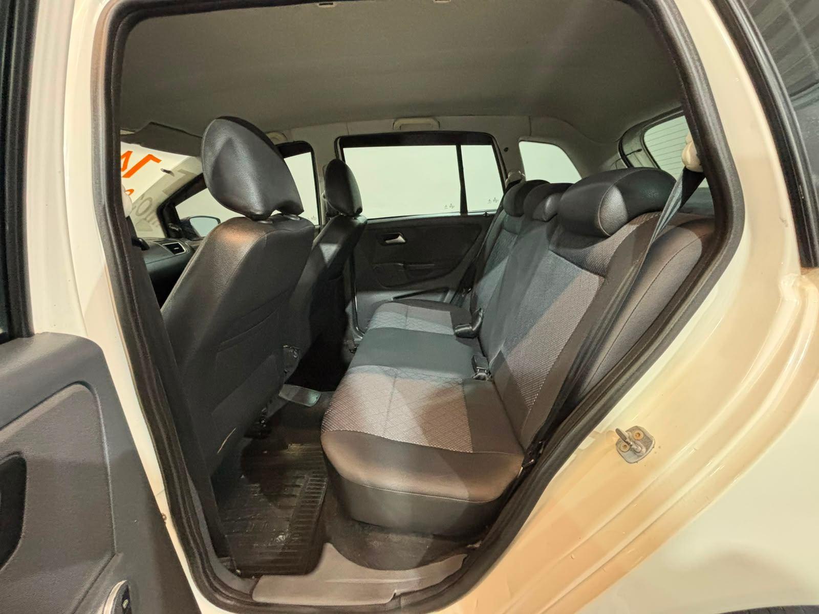 Volkswagen SpaceFox W/ PAT MA 2014