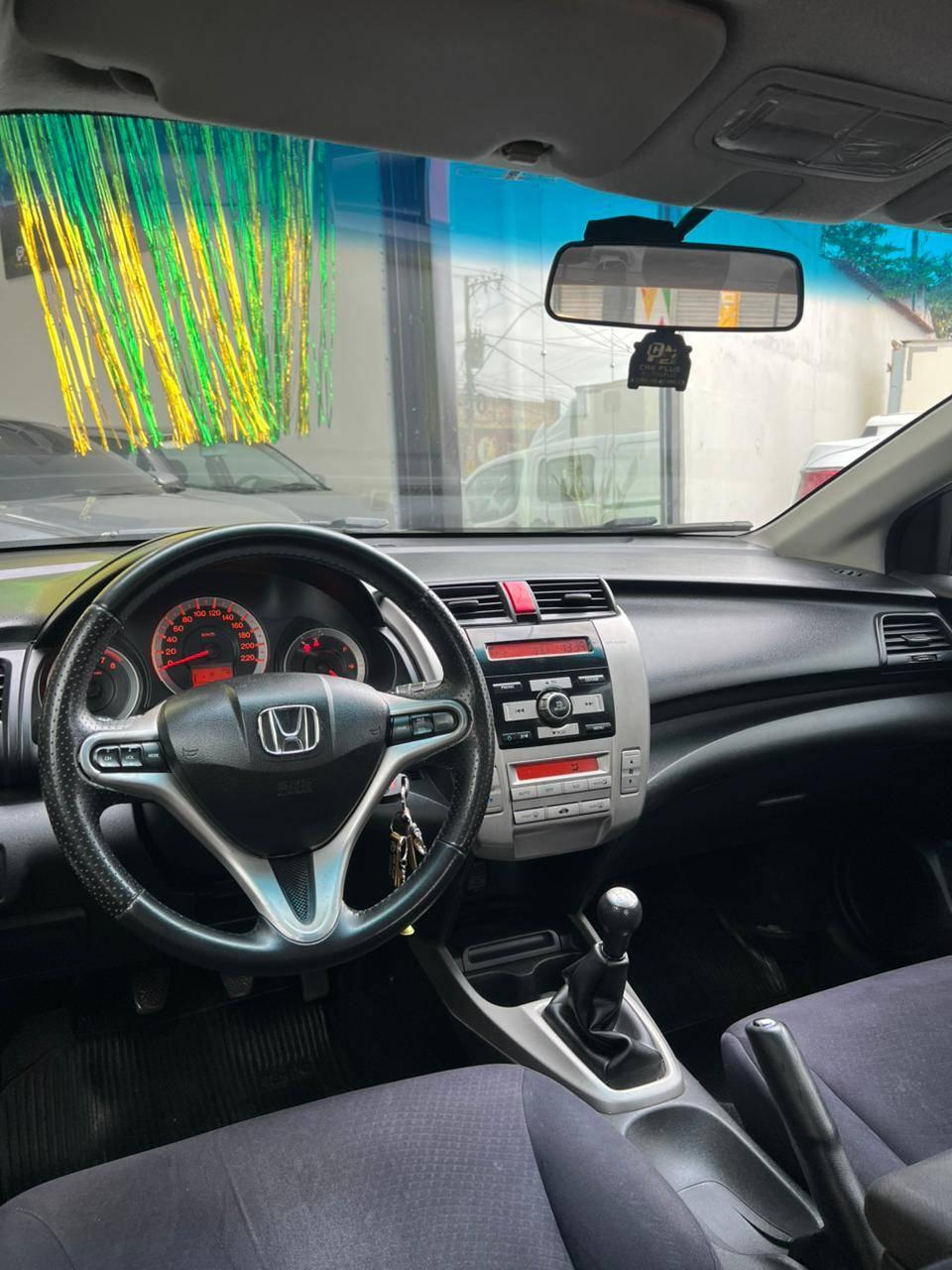 Foto numero 8 do veiculo Honda City Sedan EX 1.5 Flex 16V 4p Mec.  - Prata - 2010/2010