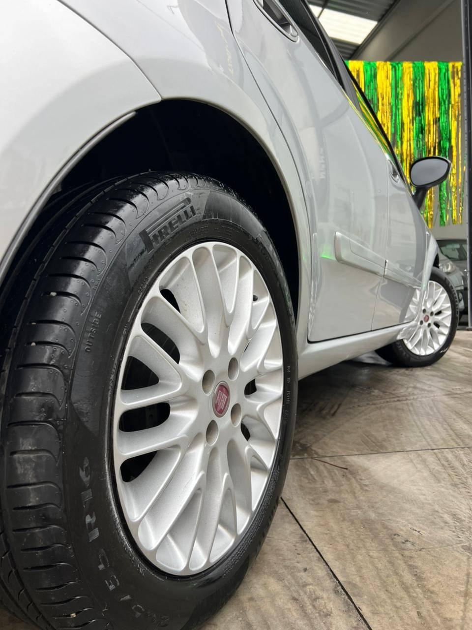 Foto numero 15 do veiculo Fiat Punto ESSENCE 1.6 Flex 16V 5p - Cinza - 2014/2014