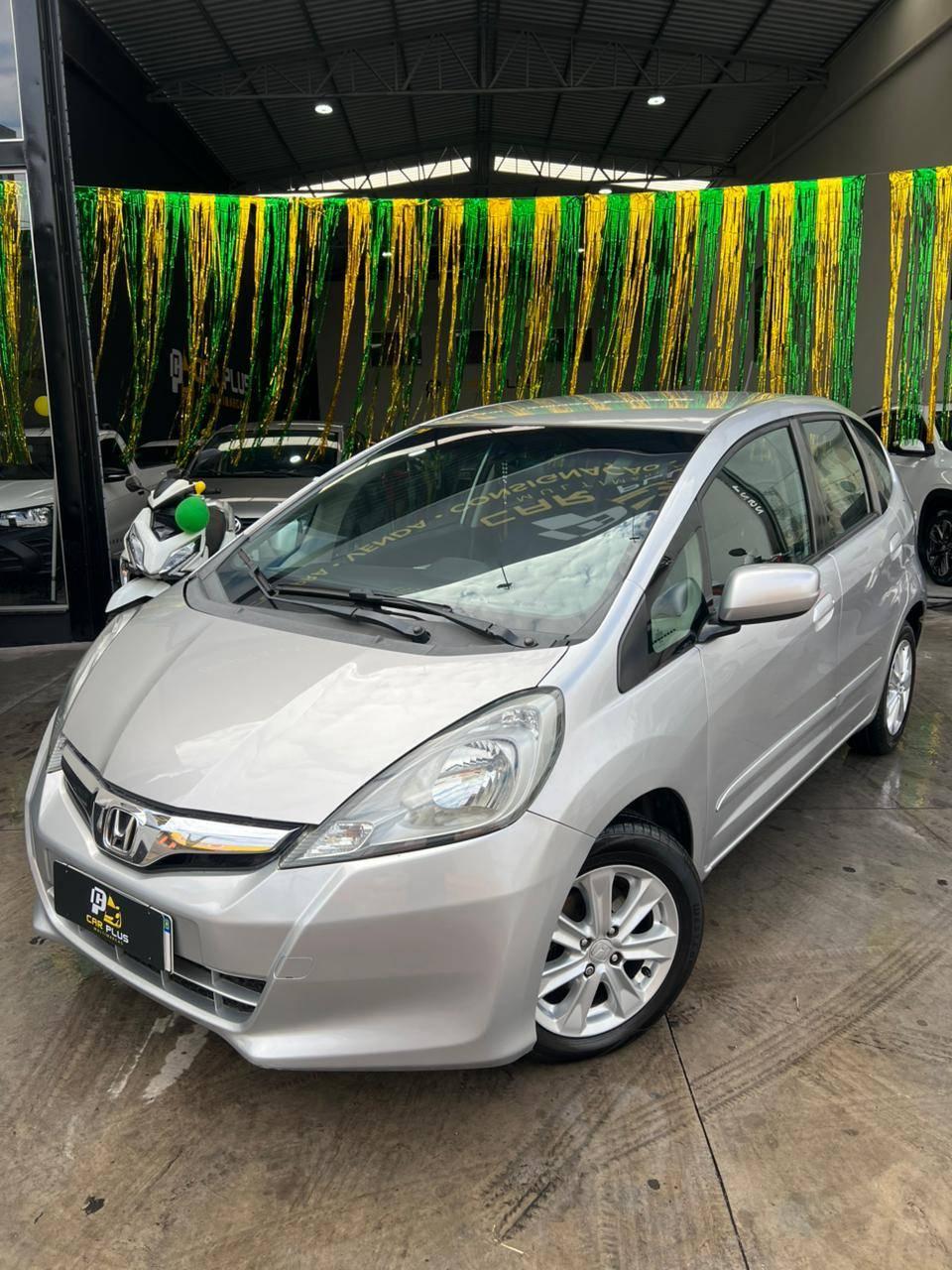 Foto numero 2 do veiculo Honda Fit LX 1.4/ 1.4 Flex 8V/16V 5p Mec.  - Prata - 2012/2013