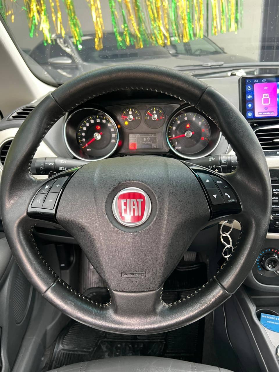 Foto numero 10 do veiculo Fiat Punto ESSENCE 1.6 Flex 16V 5p - Cinza - 2014/2014