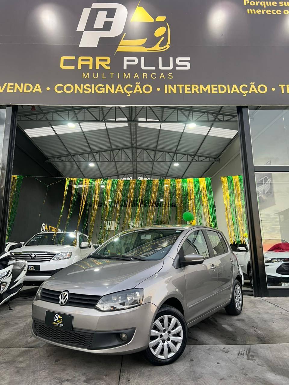 Foto numero 2 do veiculo Volkswagen Fox 1.6 Mi Total Flex 8V 5p  - Prata - 2013/2013