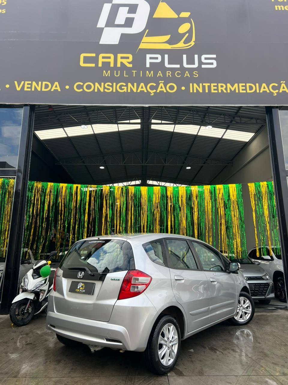 Foto numero 3 do veiculo Honda Fit LX 1.4/ 1.4 Flex 8V/16V 5p Mec.  - Prata - 2012/2013