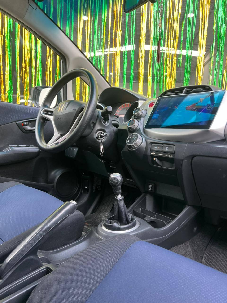 Foto numero 6 do veiculo Honda Fit LX 1.4/ 1.4 Flex 8V/16V 5p Mec.  - Prata - 2012/2013