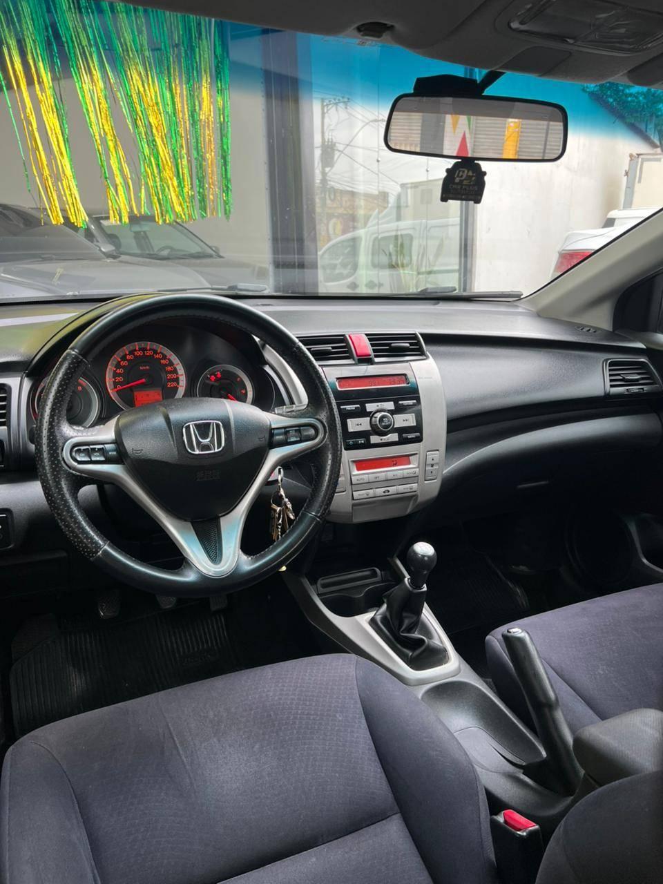 Foto numero 9 do veiculo Honda City Sedan EX 1.5 Flex 16V 4p Mec.  - Prata - 2010/2010